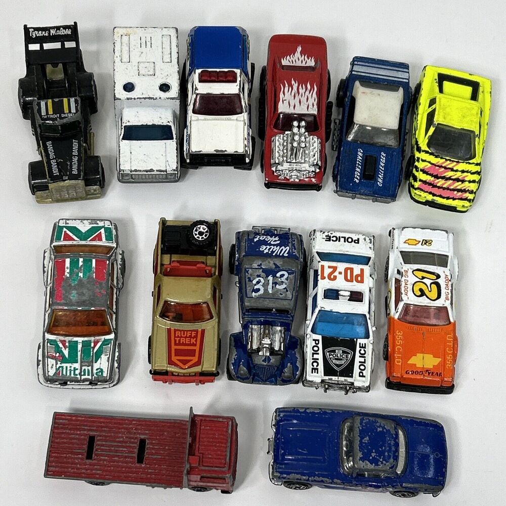 Vtg Matchbox Lesney 70s 80s Lot Kenworth Ferrari Testarossa Corvette Ruff Trek
